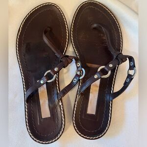 Michael Kors 100% leather flip flop, thong flat sandals, size 6 silver hardware